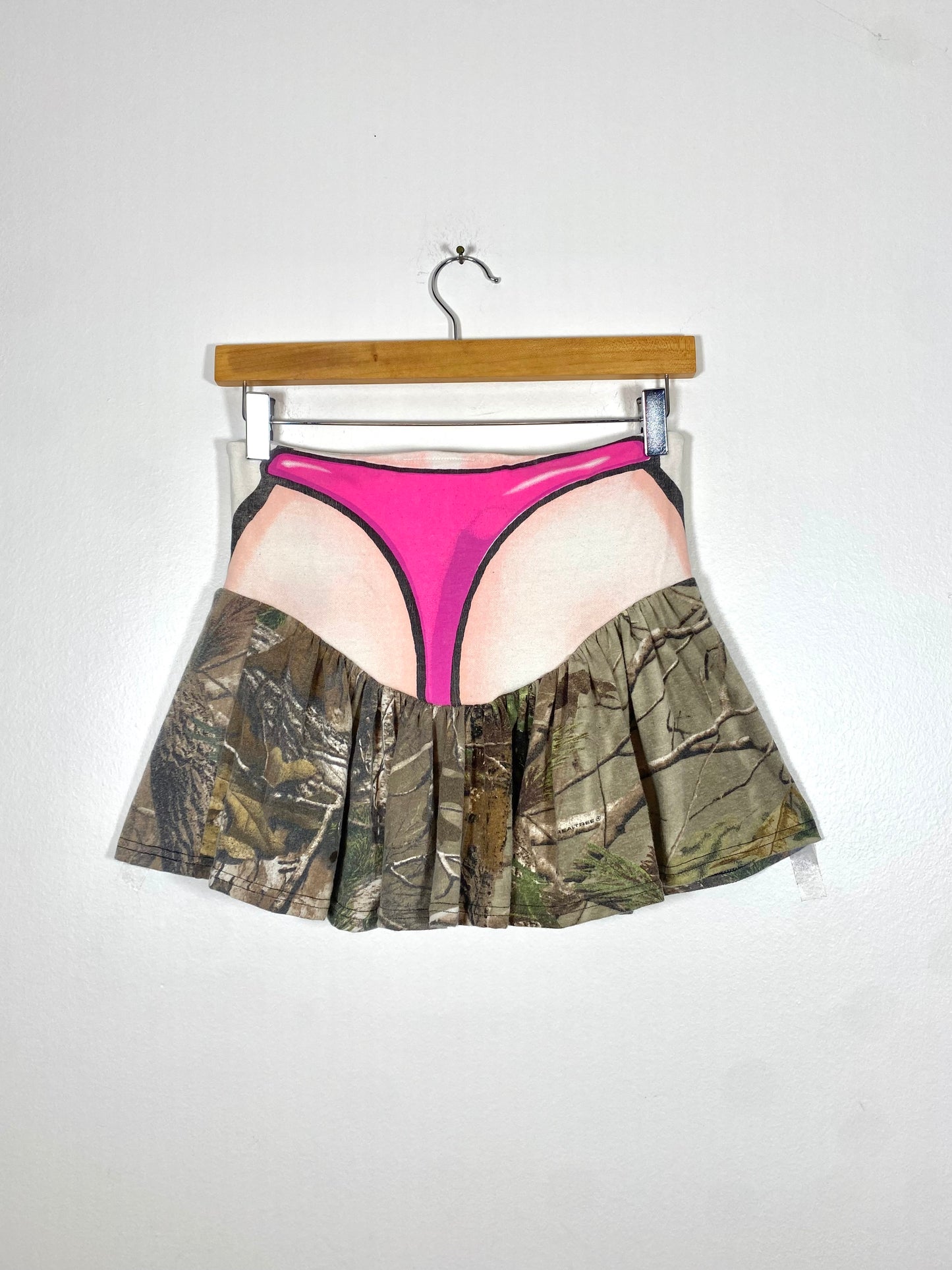 pontoon skirt in lake miola